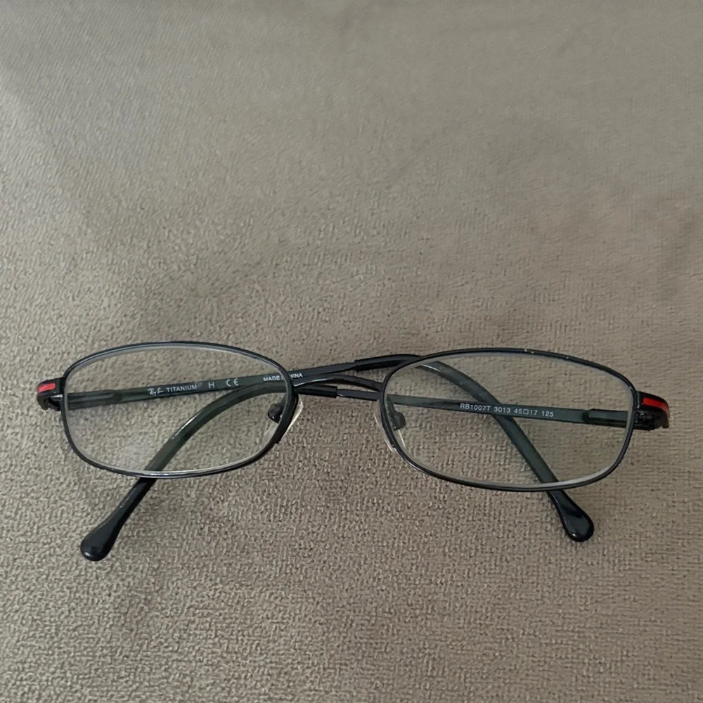 Ray-Ban black frame glasses / Kids size